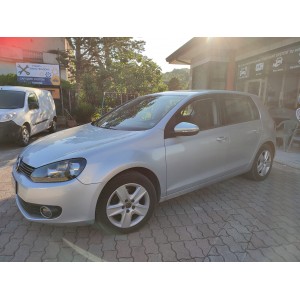 VOLKSWAGEN GOLF 1.6 TDI BLUE-MOTION 105 cv COMFORTLINE